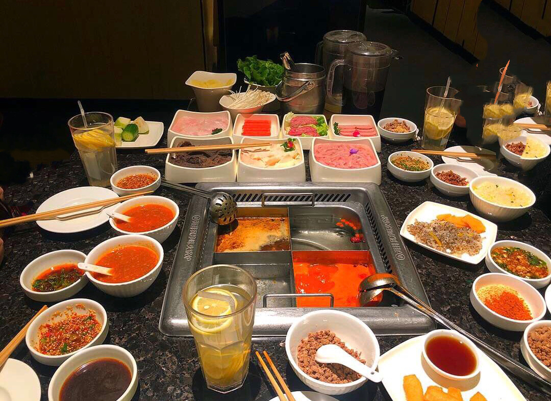 Shared hotpot pot (The 6:40 Congee Circuit Nobody Puts on Map)