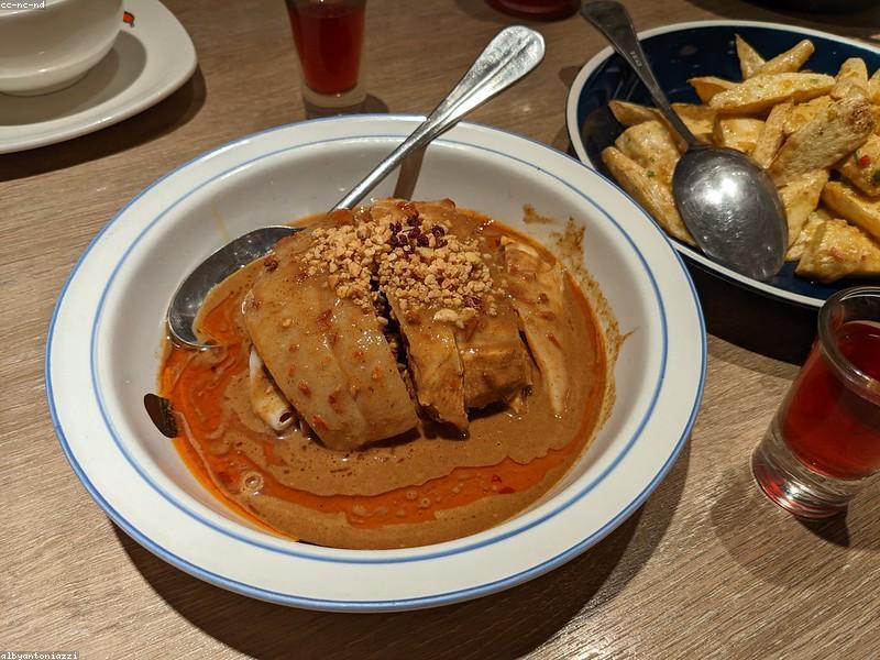 Yulin at 12:40: How Locals Actually Lunch