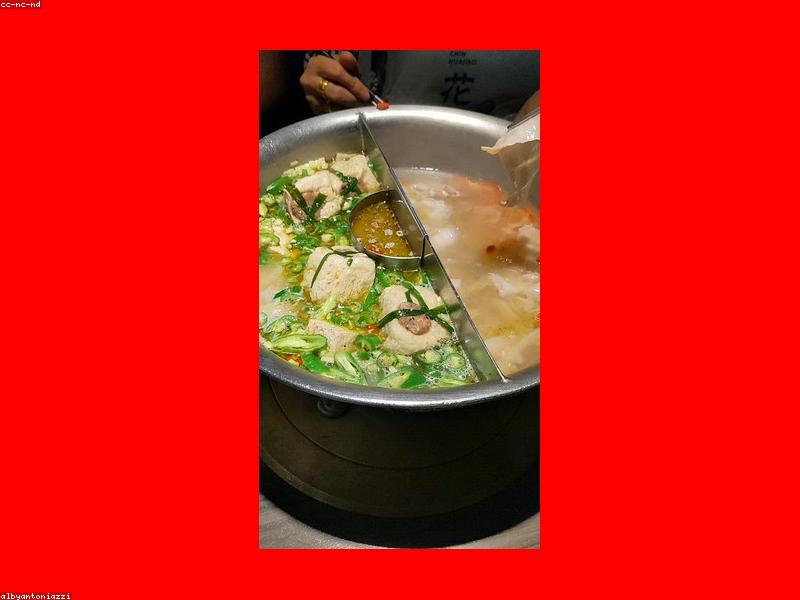 Hotpot Base Split: One Mild Side Is Not Weakness