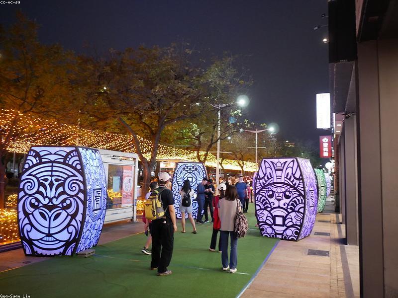 Outdoor Evenings: Bug Plan Plus a Light Layer