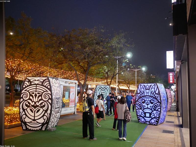 Bring Ear Defense to Outdoor Concert — Merch Stalls Sell Late