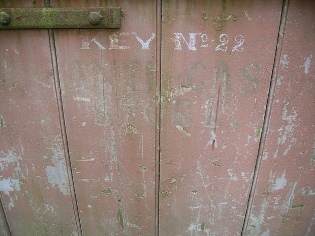 Piercefield House - inside the stables - stall door - geogra - rent