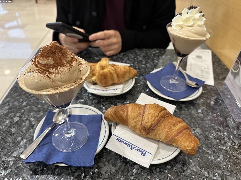 First Meets in Quiet Cafes, Not Peak Hotpot