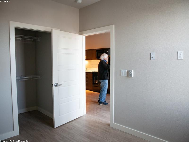 Spare Phone Cable by the Door Beats Dead-Commute Panic