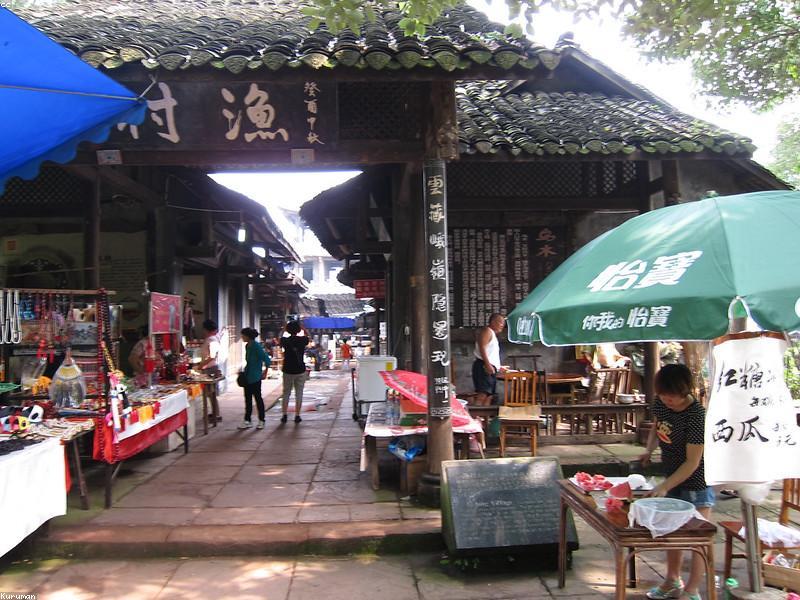 Leshan Ferry Morning Ticket — Afternoon Heat On Stairs Wins